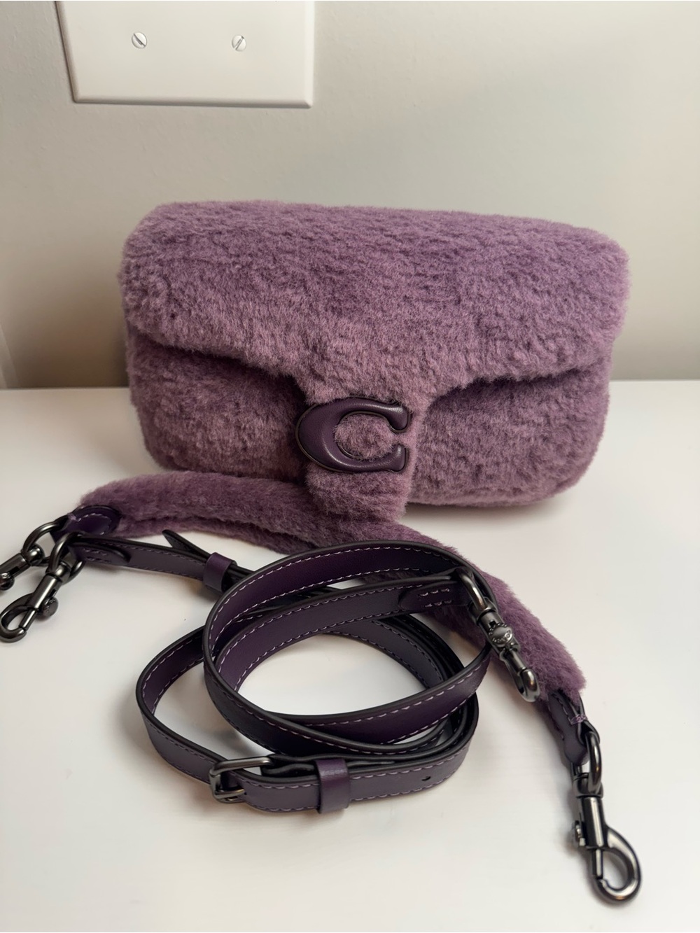Pillow Tabby Shoulder Bag 18
In Shearling
